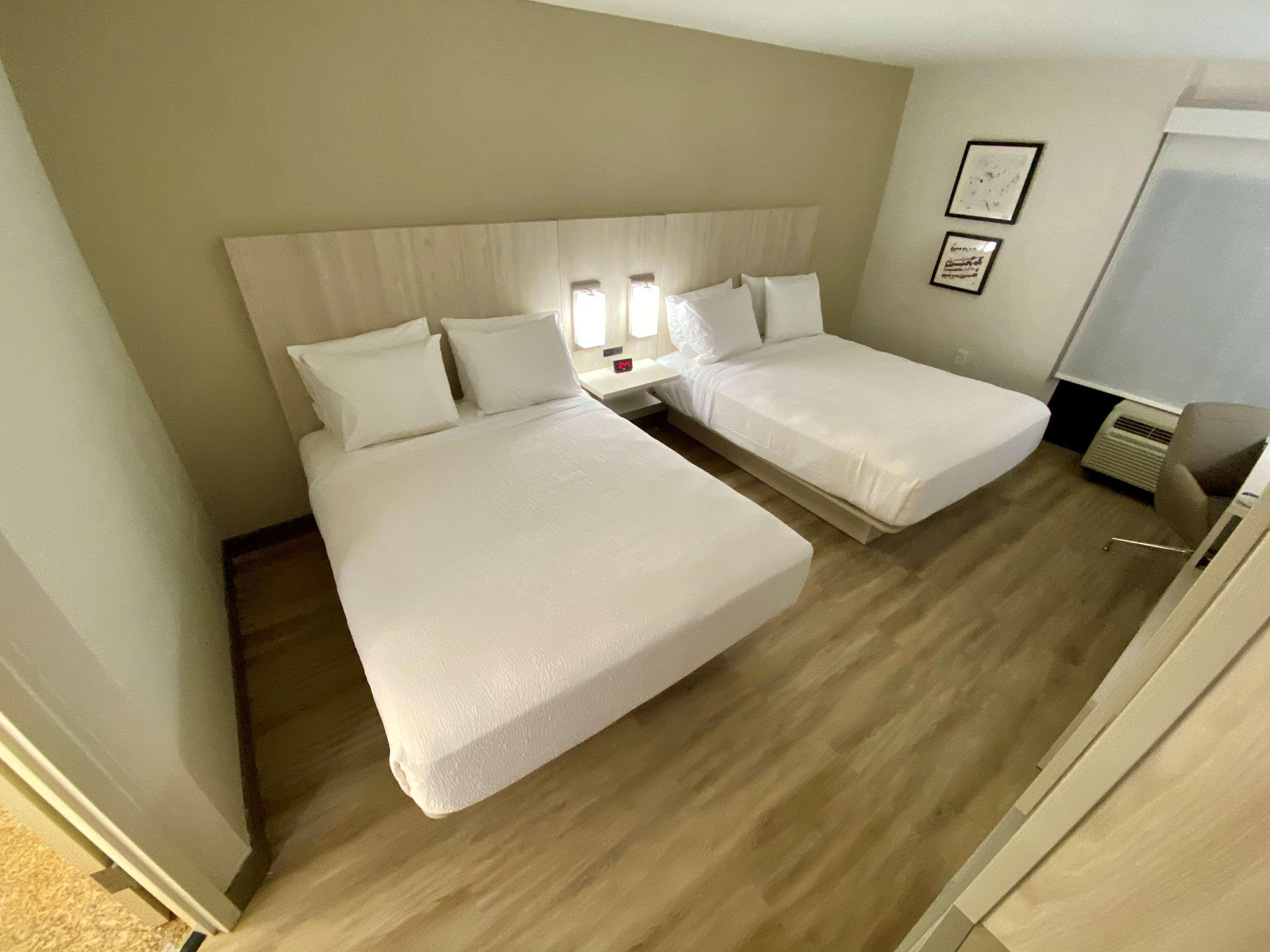 Best Western Plus Sugar Land-Stafford Exterior photo