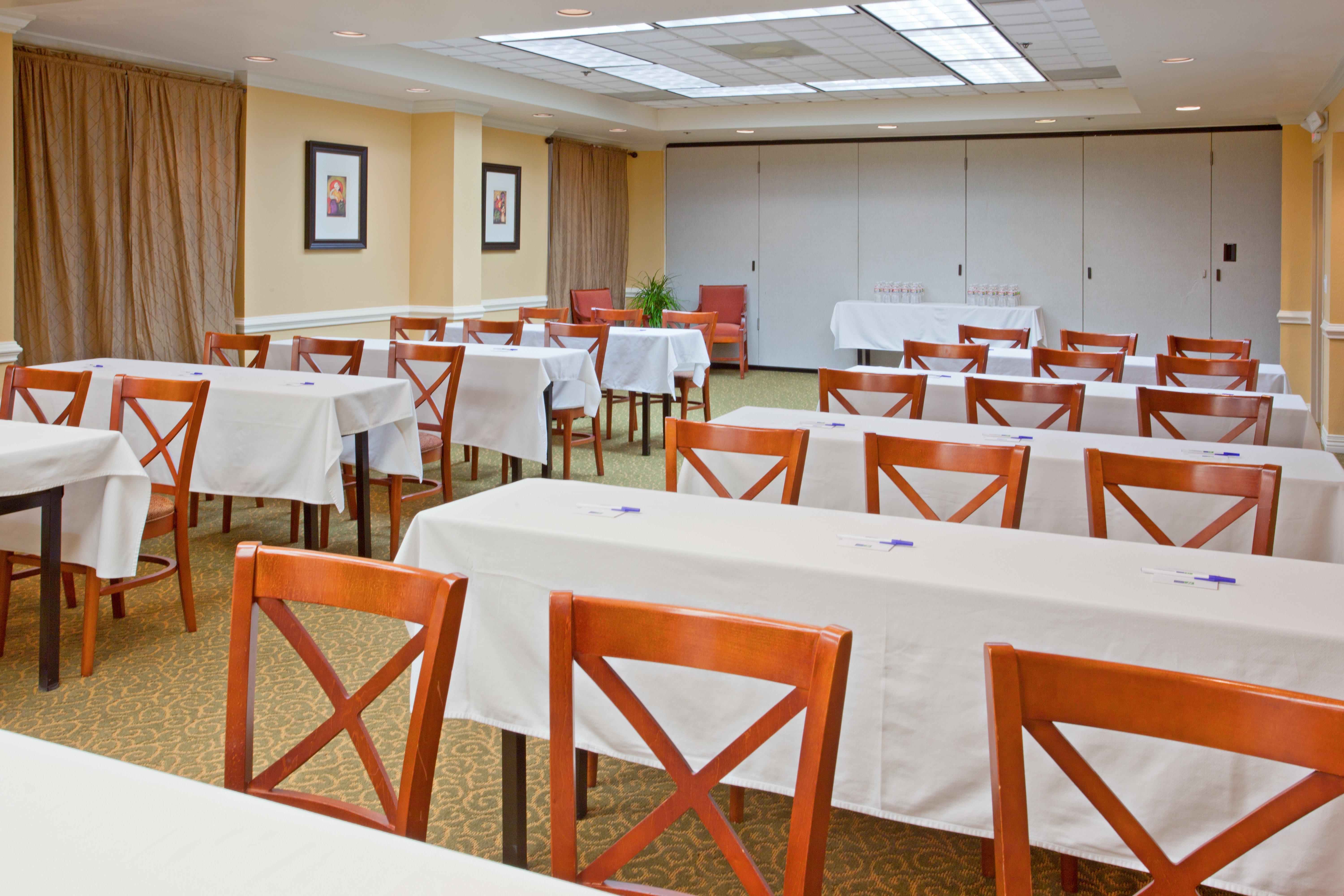 Best Western Plus Sugar Land-Stafford Exterior photo