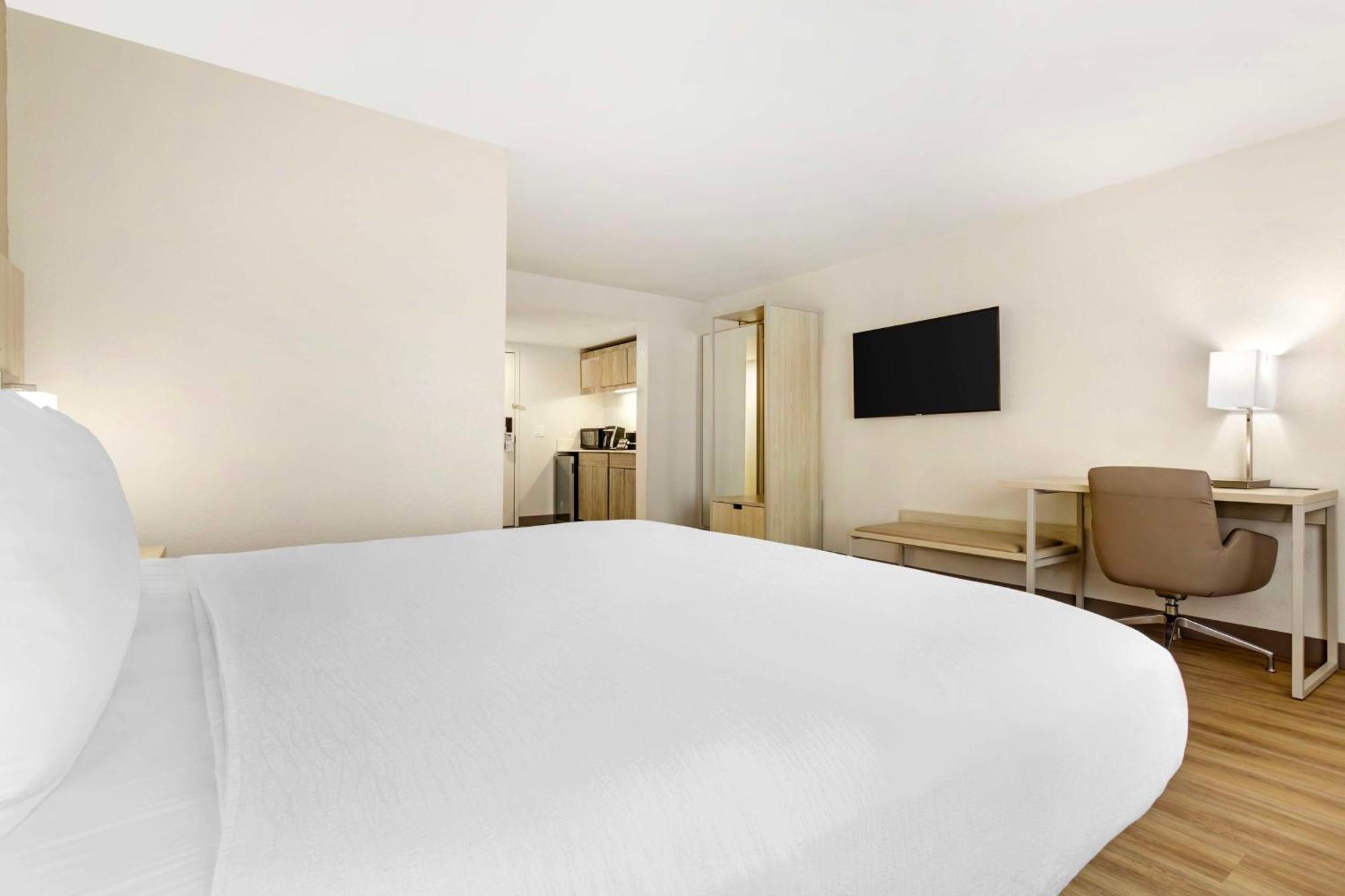 Best Western Plus Sugar Land-Stafford Exterior photo